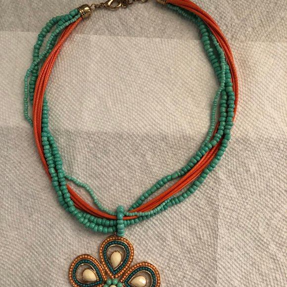 Women's necklace 17" multi-strands beaded with metal and beaded pendant - Picture 2 of 3